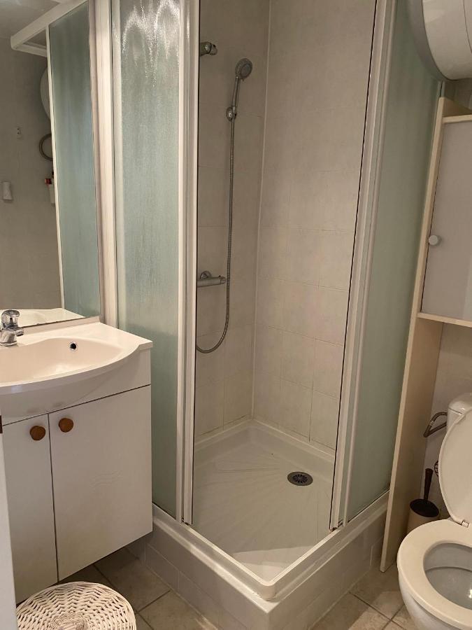 Joli Appartement Mezzanine Avec Parking La Roquille Agde Exterior foto